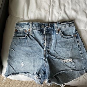 Levi’s Wedgie Shorts